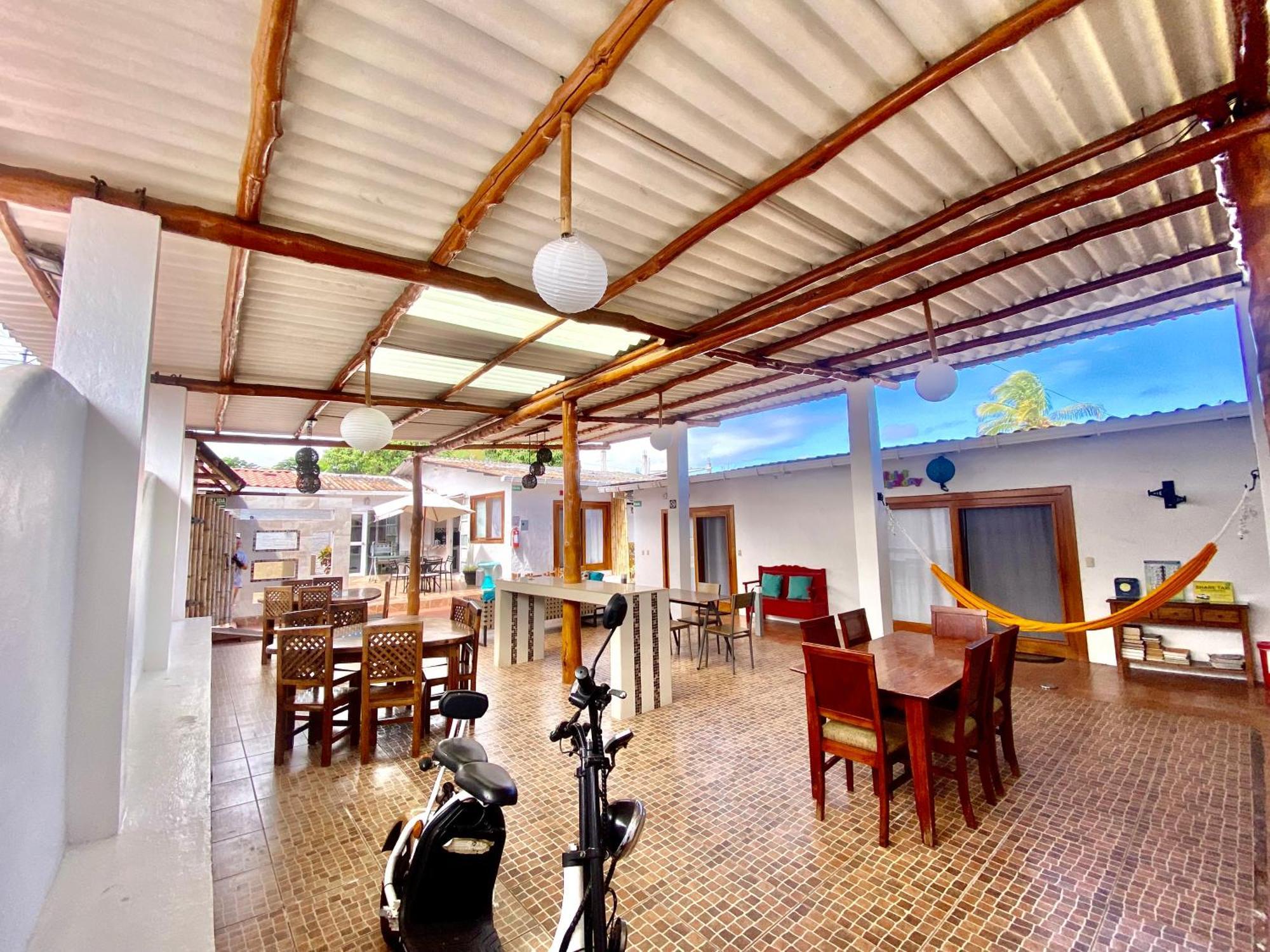 Hotel Zurisadai Puerto Ayora  Exterior foto