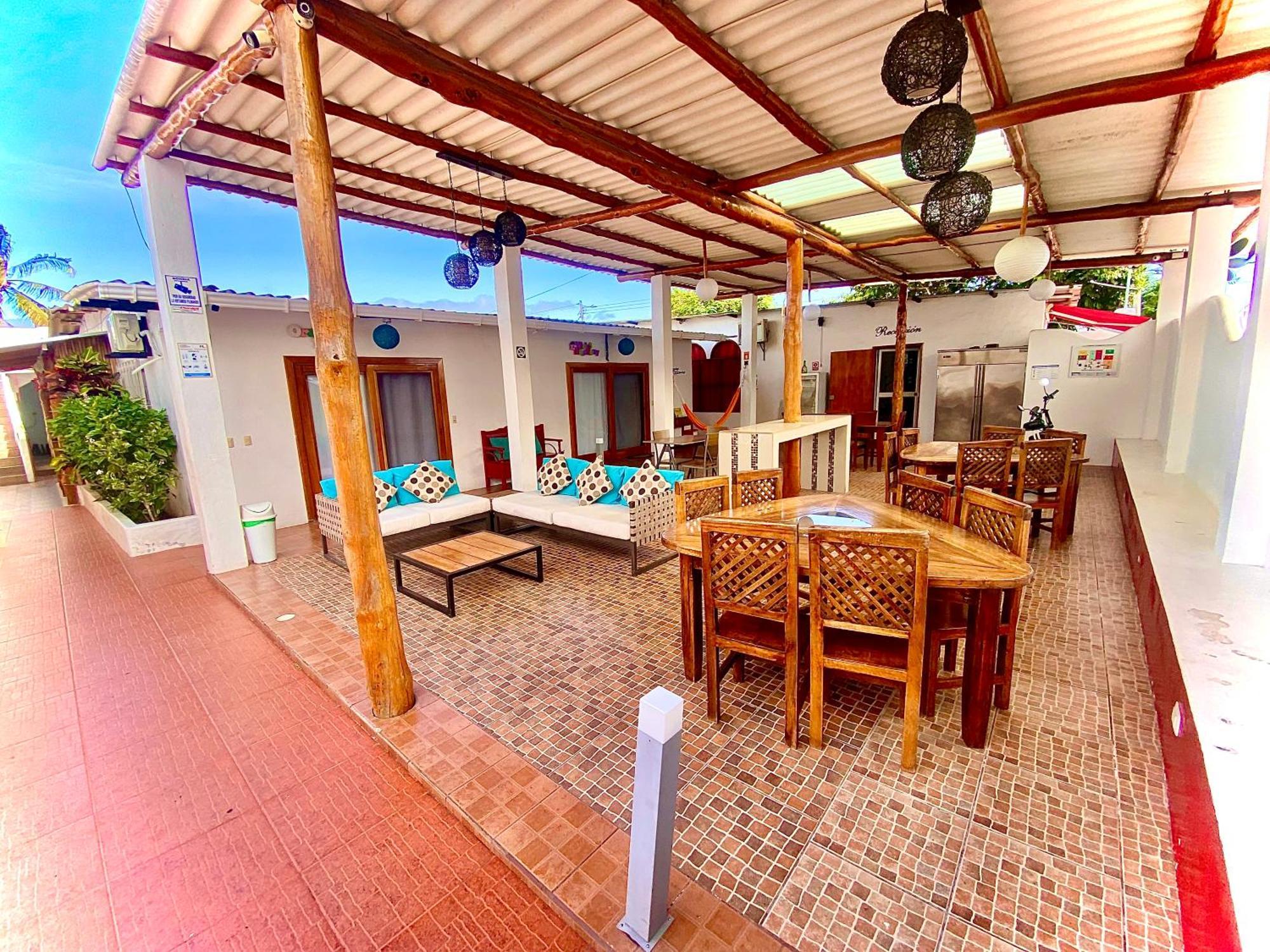 Hotel Zurisadai Puerto Ayora  Exterior foto