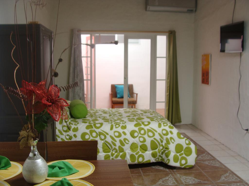 Hotel Zurisadai Puerto Ayora  Habitación foto